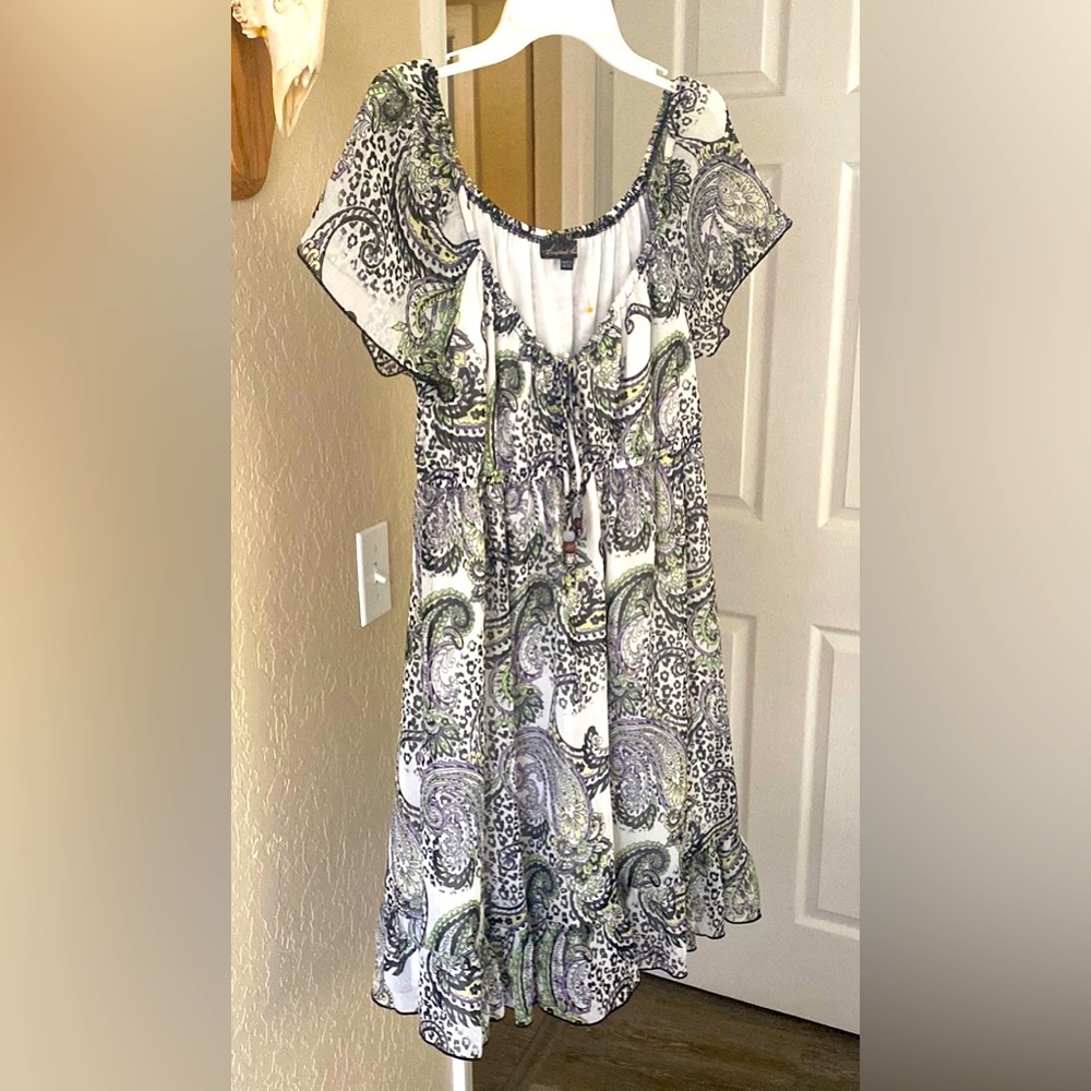 Ladies dress, very lightweight